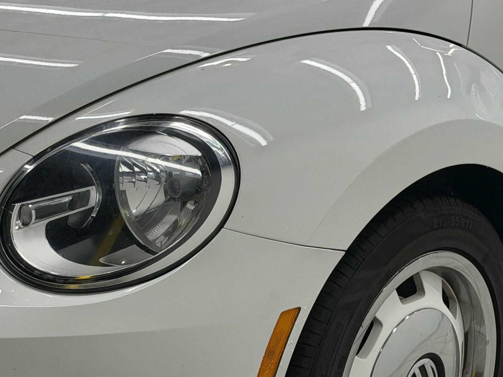 Used 2015 Volkswagen Beetle 1.8T Classic FWD image 4