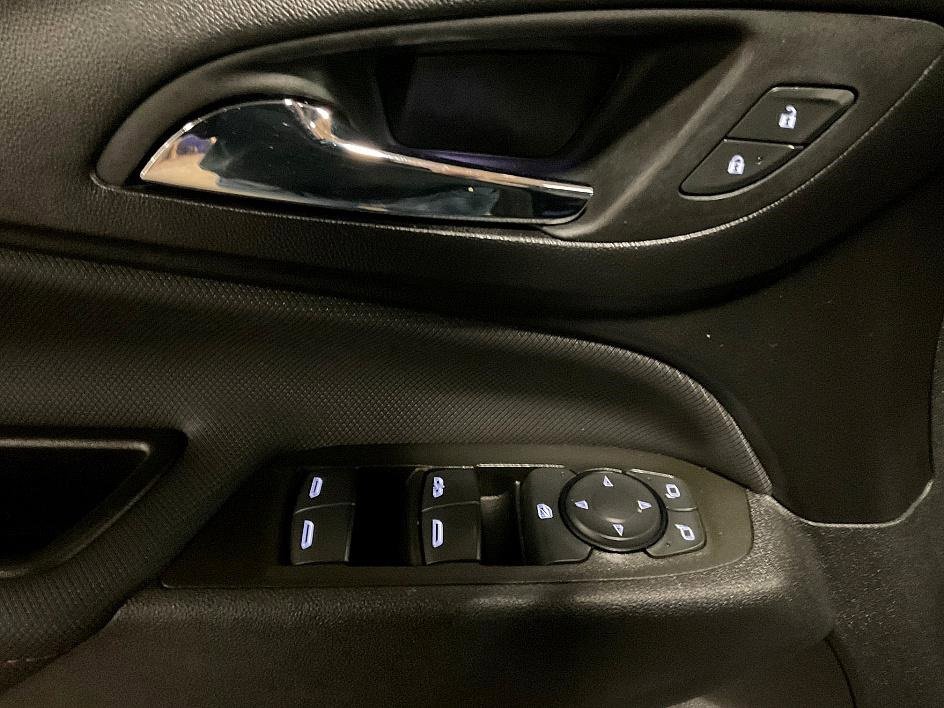 Used 2024 Chevrolet Equinox RS w/ RS Leather Package image 30