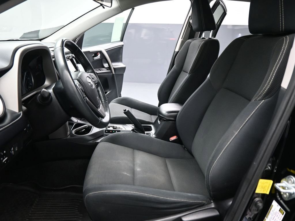 Used 2017 Toyota RAV4 XLE w/ Protection Package image 9