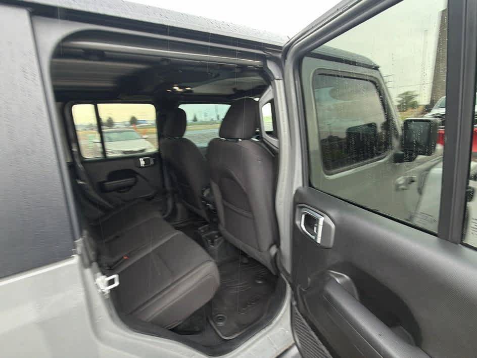 Used 2023 Jeep Gladiator Sport AWD/4WD image 25