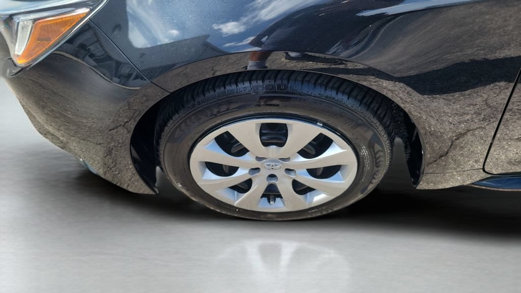 Used 2022 Toyota Corolla LE FWD image 22