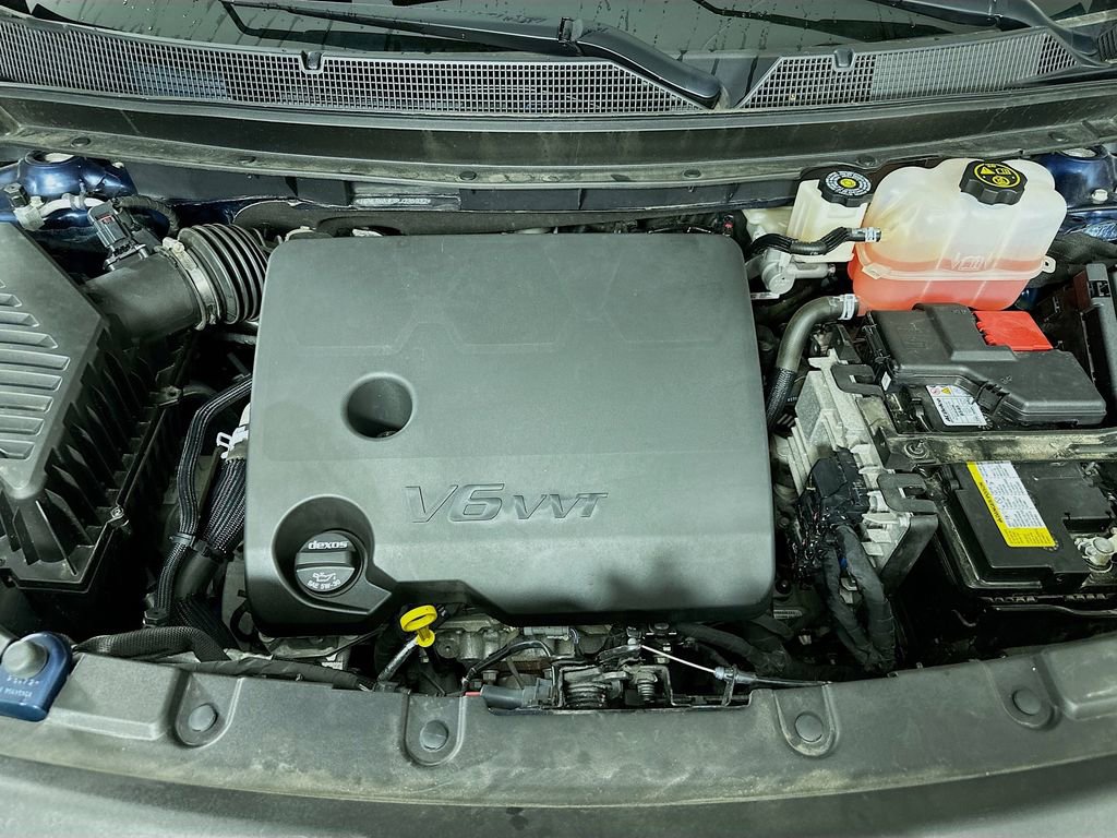 Used 2023 Chevrolet Traverse LT image 40