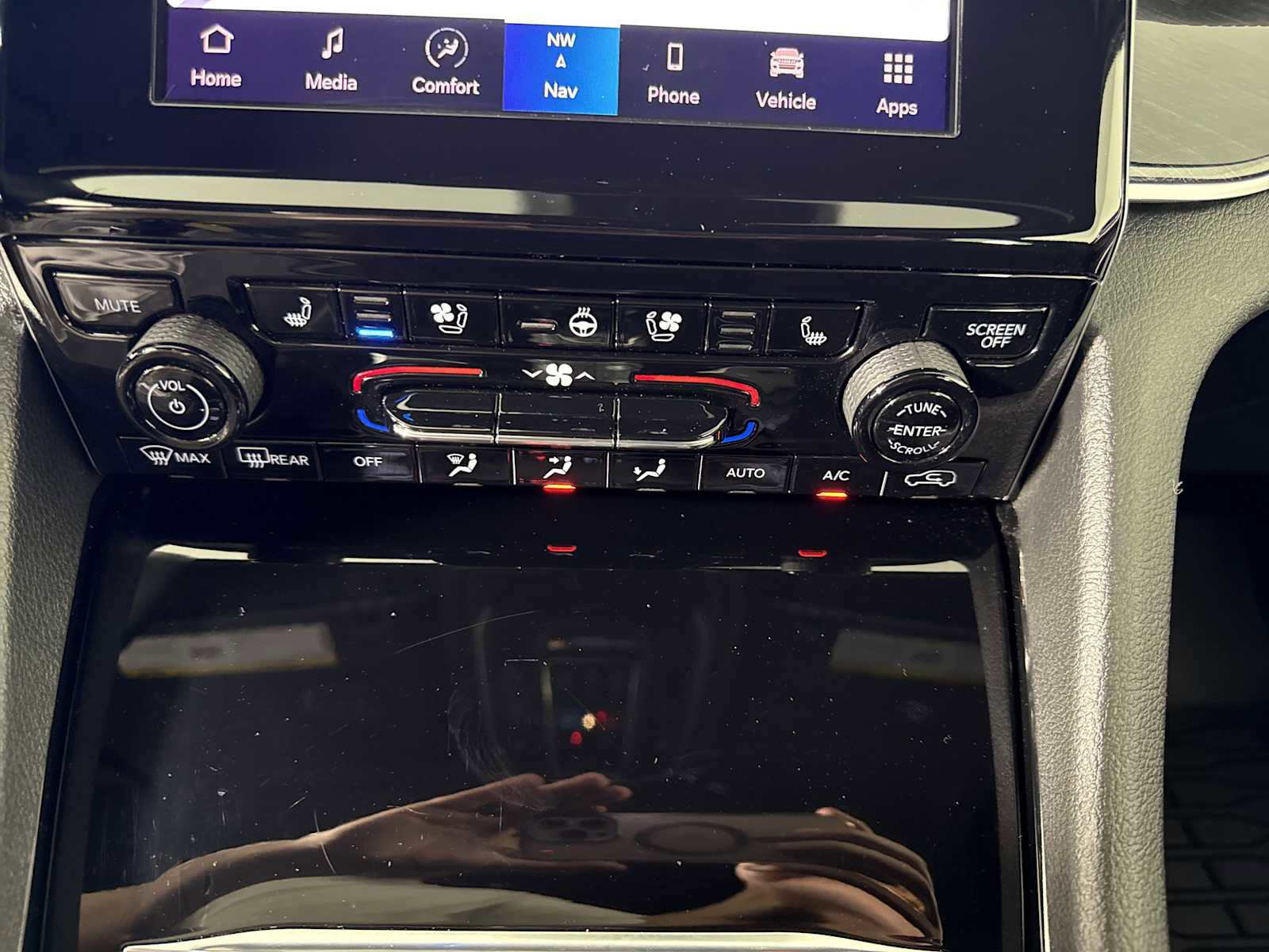 Used 2022 Jeep Grand Cherokee Trailhawk w/ Luxury Tech Group III image 16