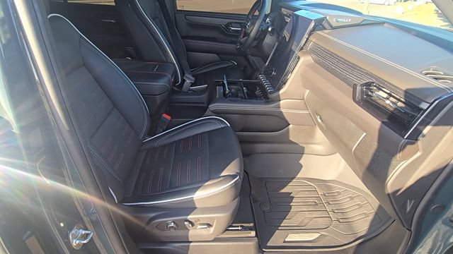 Used 2026 GMC Yukon AT4 Ultimate AWD/4WD image 14