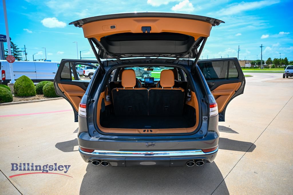 Used 2024 Lincoln Aviator Black Label w/ Class IV Trailer Tow Package AWD/4WD image 17