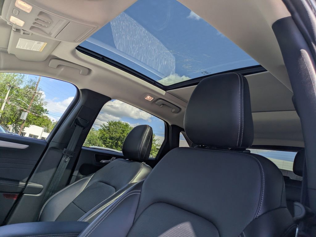 Used 2025 Ford Escape Platinum AWD/4WD image 22