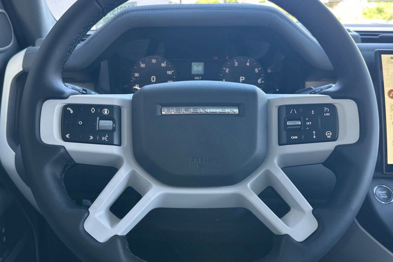 New 2026 Land Rover Defender 110 X-Dynamic SE AWD/4WD image 17