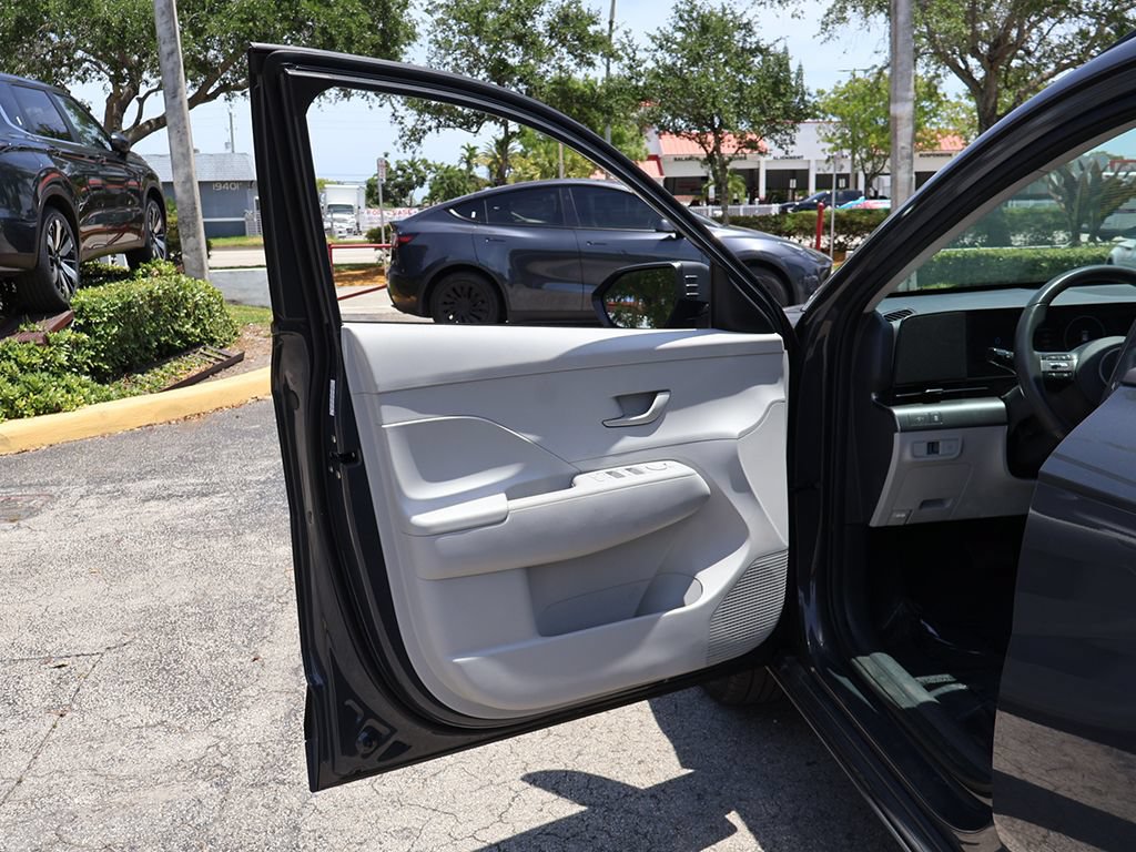 Used 2024 Hyundai Kona SEL FWD image 23