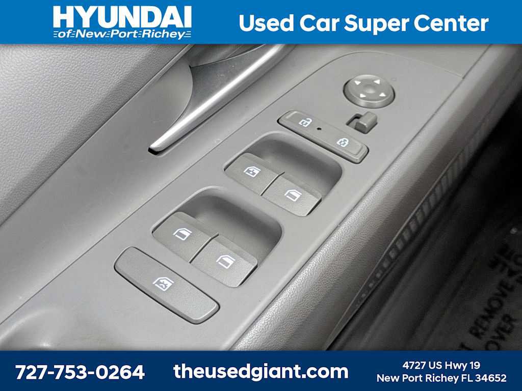 Certified 2024 Hyundai Elantra SEL FWD image 24
