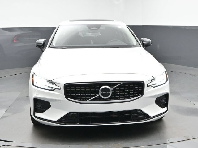 Used 2023 Volvo S60 B5 Core w/ Climate Package AWD/4WD image 3