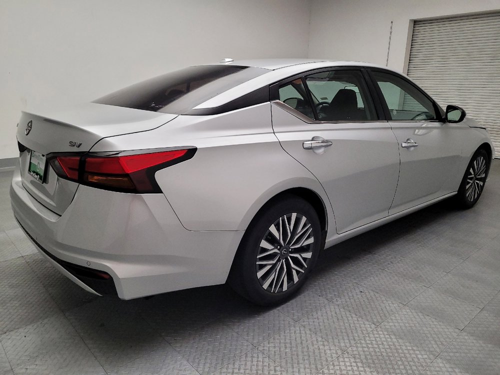 Used 2024 Nissan Altima 2.5 SV image 9