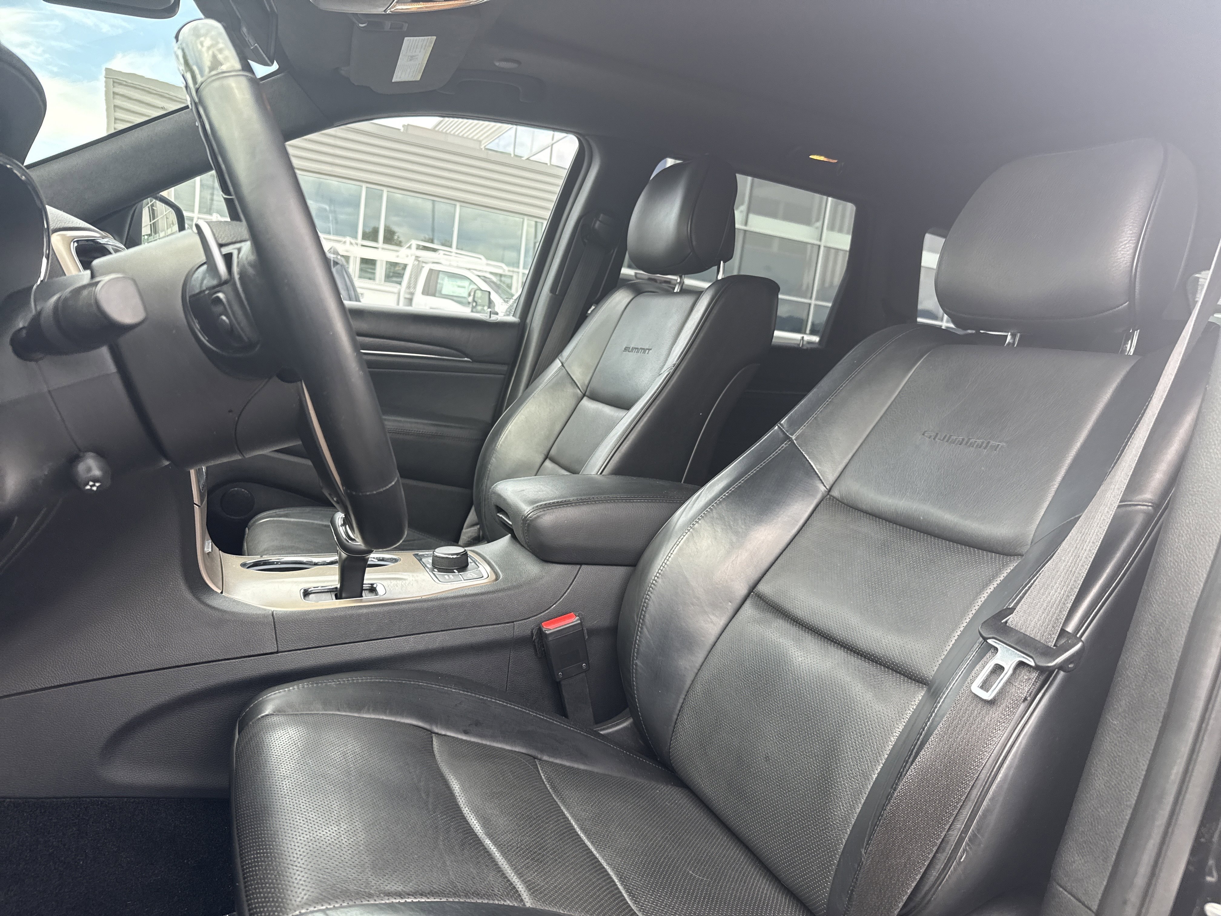 Used 2015 Jeep Grand Cherokee Summit AWD/4WD image 12