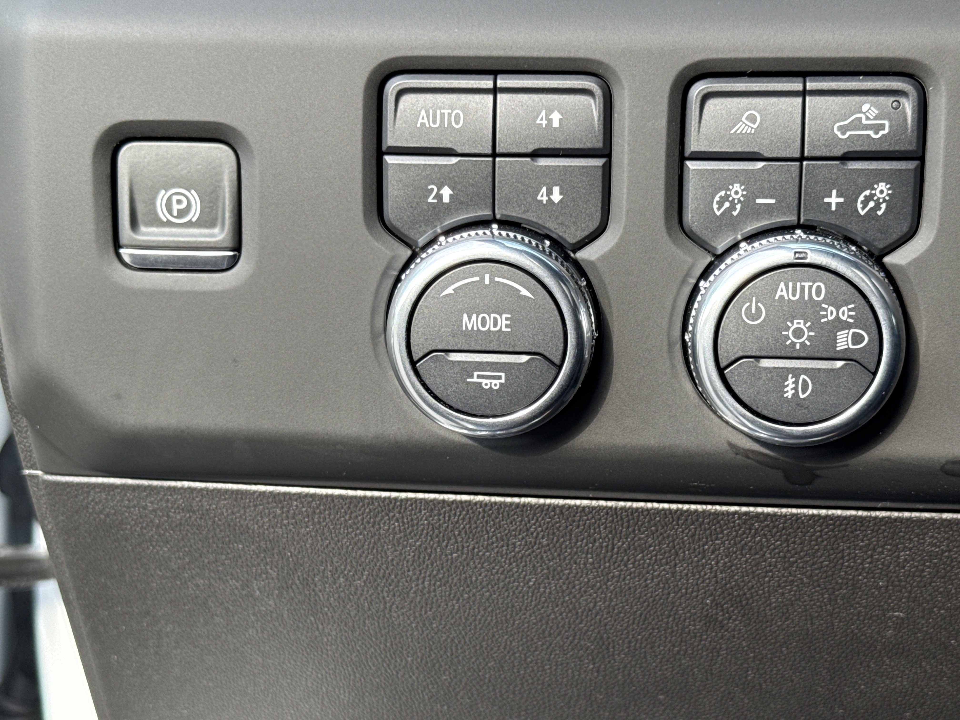 Used 2025 GMC Sierra 2500 AT4X AWD/4WD image 20