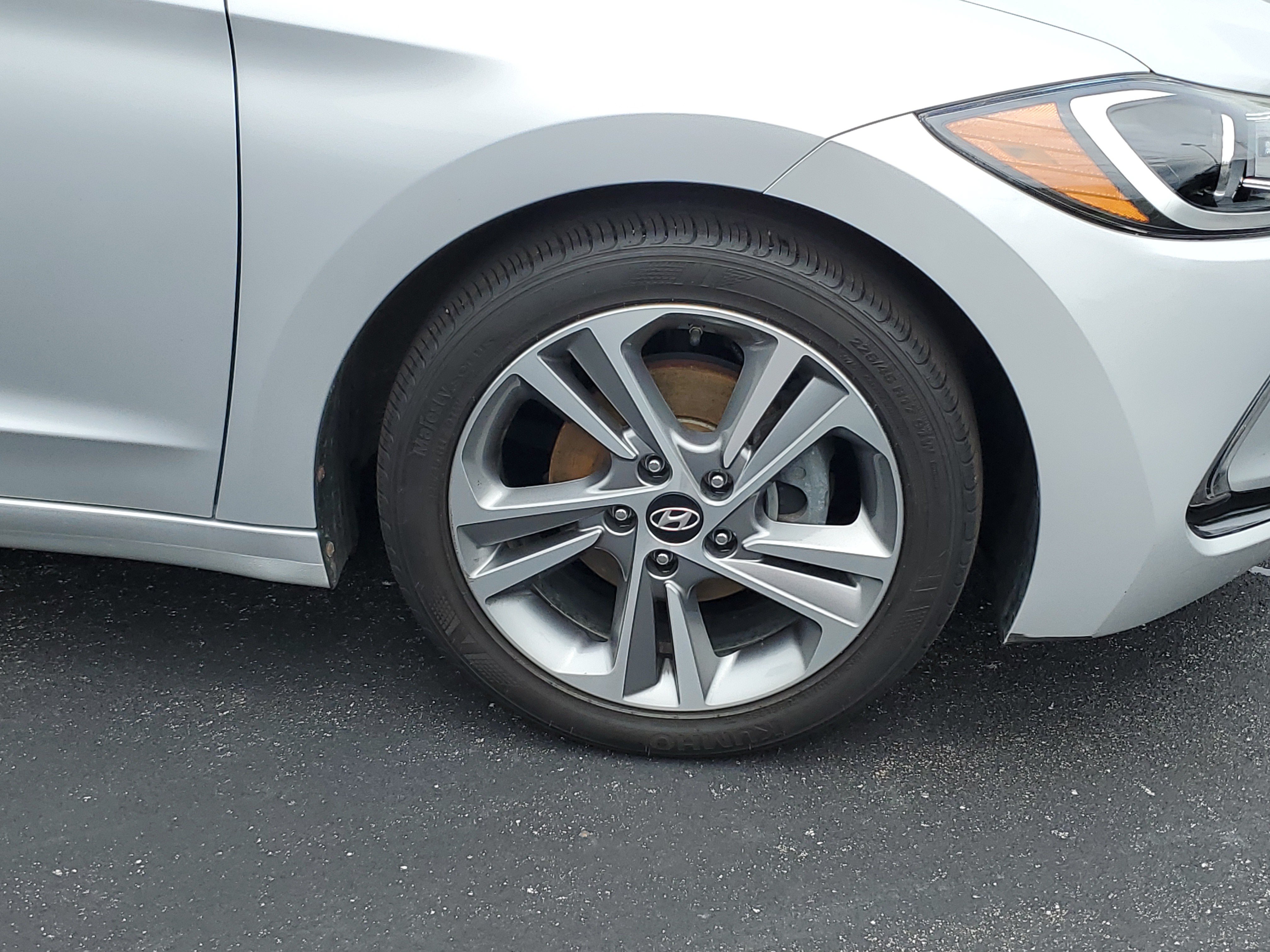 Used 2017 Hyundai Elantra Limited w/ Limited Tech Package 08 FWD image 5