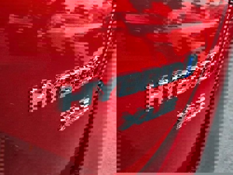 Used 2022 Toyota Prius XLE image 14