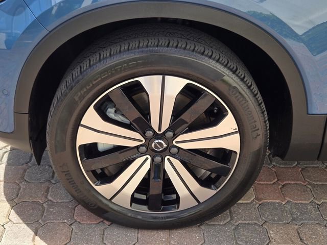 Used 2023 Volvo XC40 Recharge Plus image 12