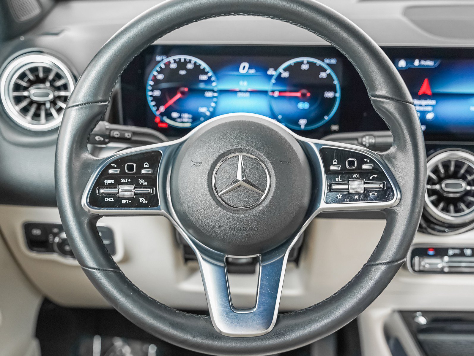 Certified 2023 Mercedes-Benz EQB 300 4MATIC w/ Exclusive Package image 16