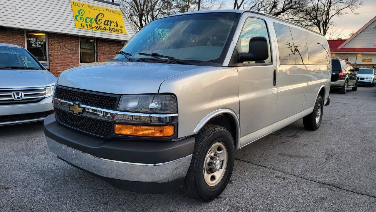 Used 2018 Chevrolet Express 3500 LT w/ LT Preferred Equipment Group RWD image 3