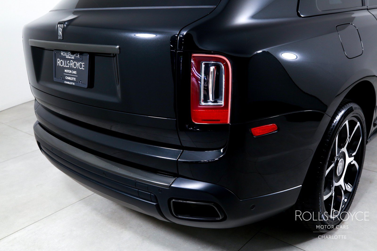 Used 2021 Rolls-Royce Cullinan Black Badge AWD/4WD image 48