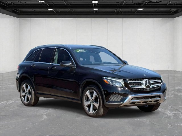 Used 2019 Mercedes-Benz GLC 300 4MATIC image 3