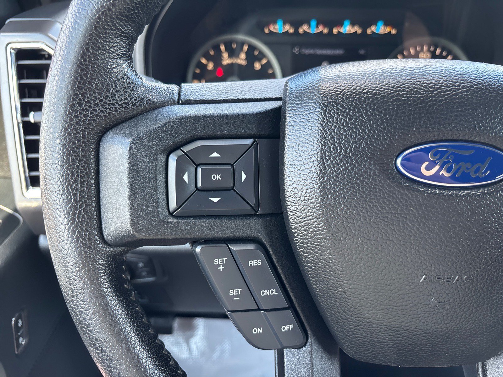 Used 2016 Ford F150 XLT w/ Equipment Group 302A Luxury AWD/4WD image 30
