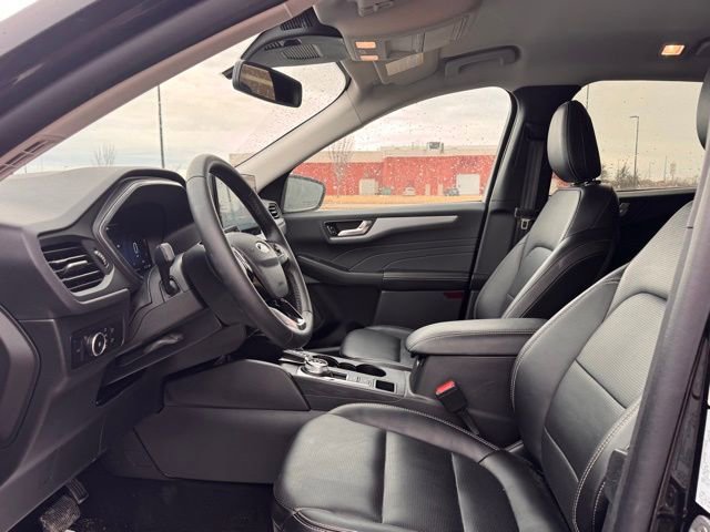 Used 2025 Ford Escape Platinum AWD/4WD image 7