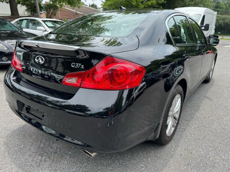 Used 2011 INFINITI G37 x Sedan w/ Premium Pkg AWD/4WD image 7