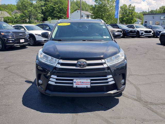Used 2019 Toyota Highlander XLE AWD/4WD image 2
