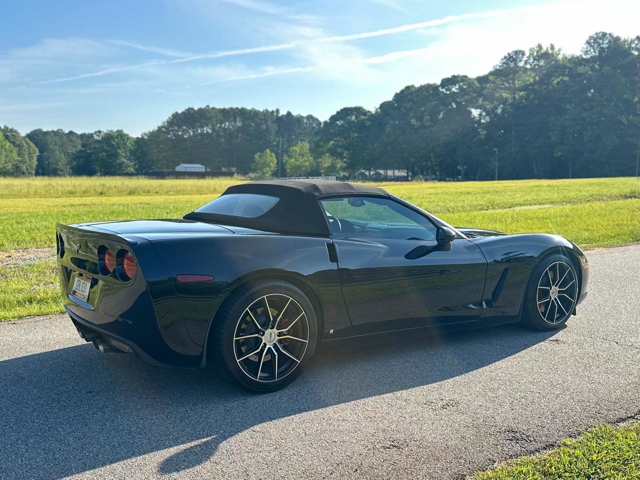 Used 2007 Chevrolet Corvette Convertible w/ Preferred Equipment Group RWD image 9