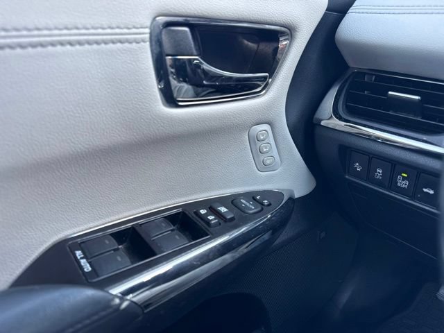 Used 2018 Toyota Avalon Limited FWD image 19
