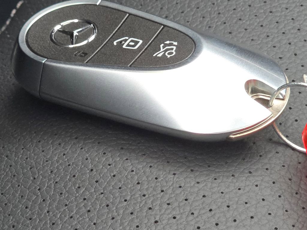 New 2026 Mercedes-Benz C 300 4MATIC Sedan image 36