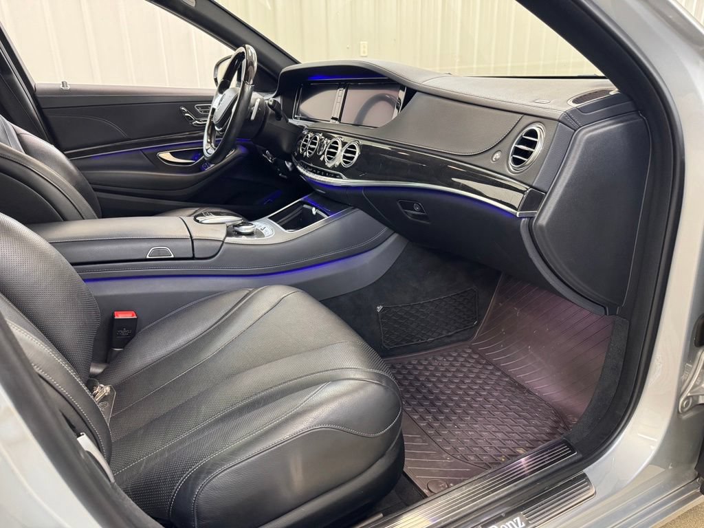 Used 2017 Mercedes-Benz S 550 4MATIC Sedan image 33