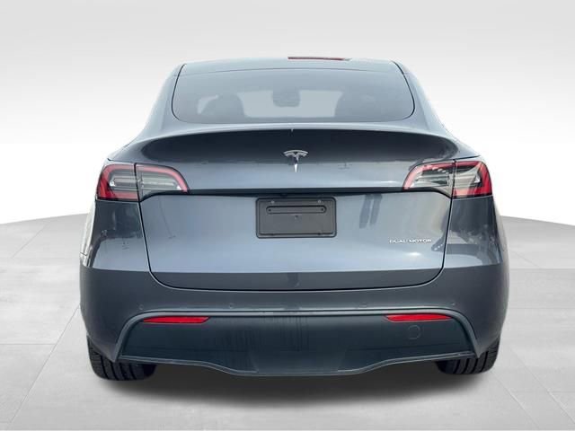 Used 2022 Tesla Model Y Long Range video 4