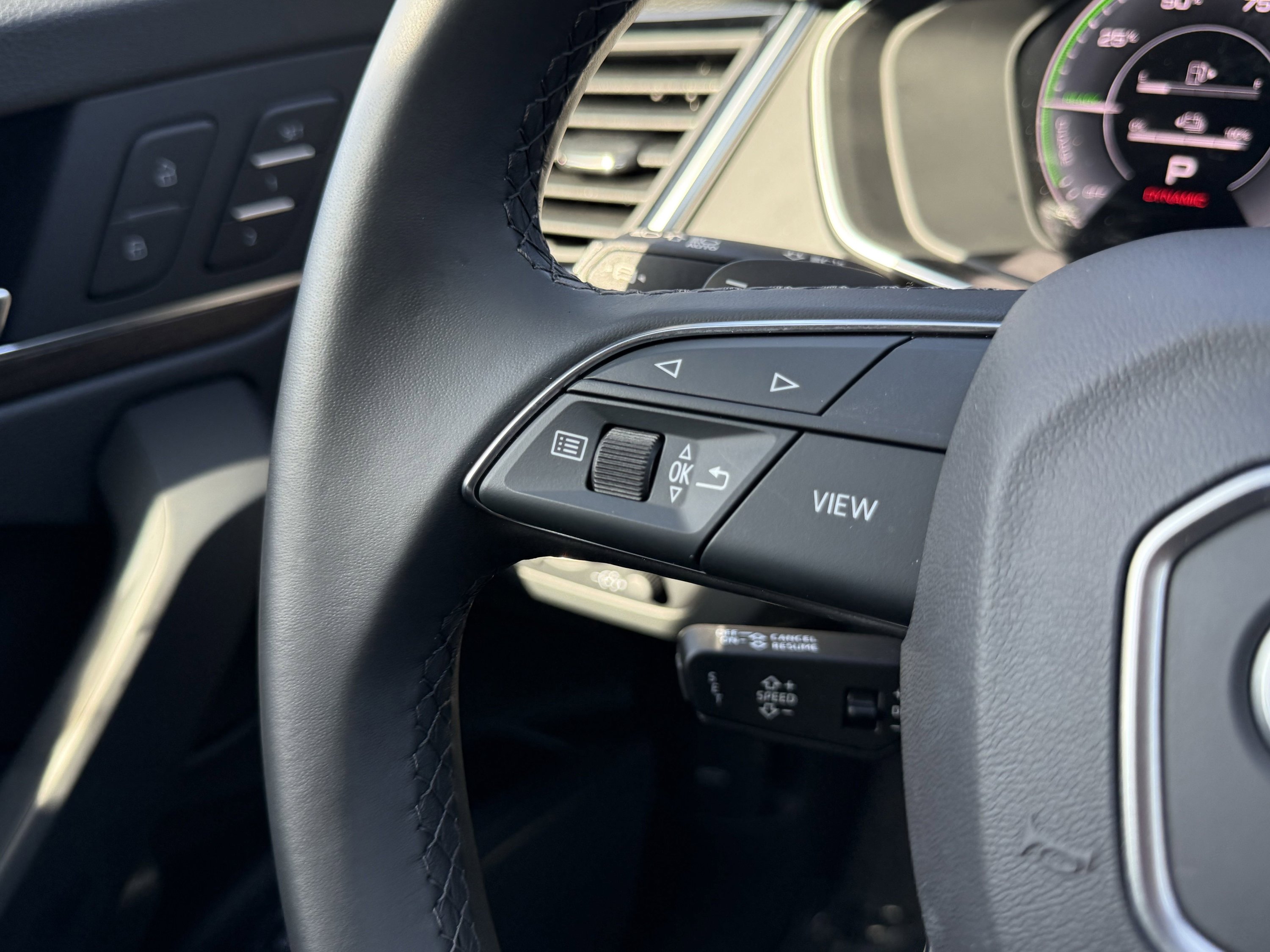 Used 2024 Audi Q5 e Premium w/ Convenience Package image 69