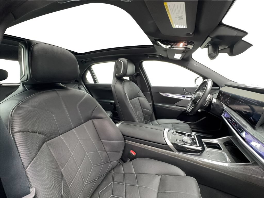 Used 2024 BMW 740i RWD image 32