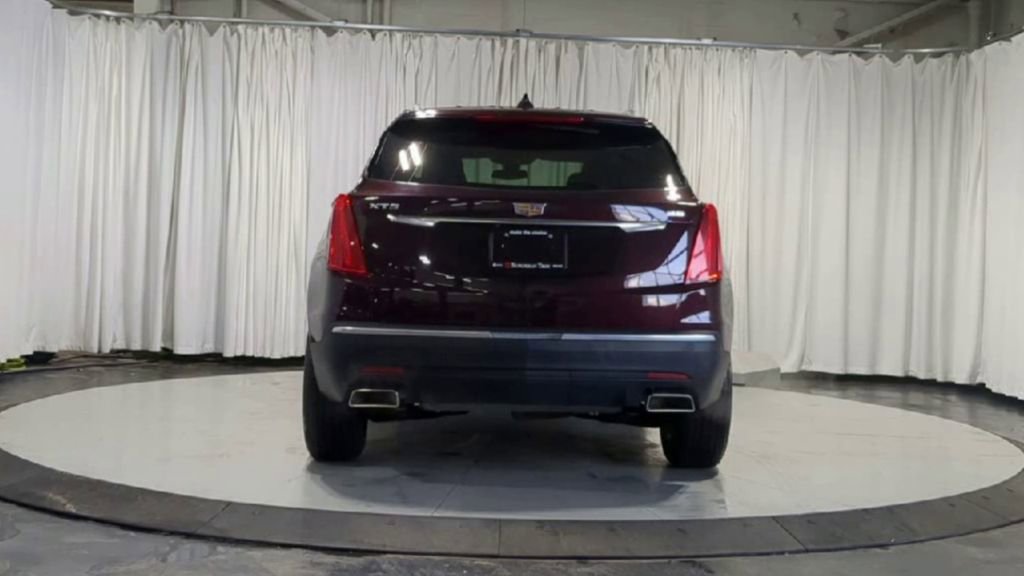 Used 2018 Cadillac XT5 Luxury w/ Driver Awareness Package image 7