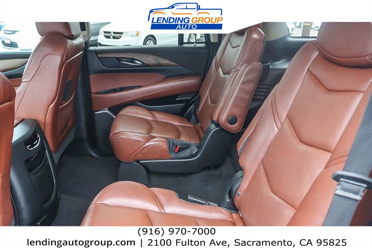 Used 2019 Cadillac Escalade Premium Luxury image 18