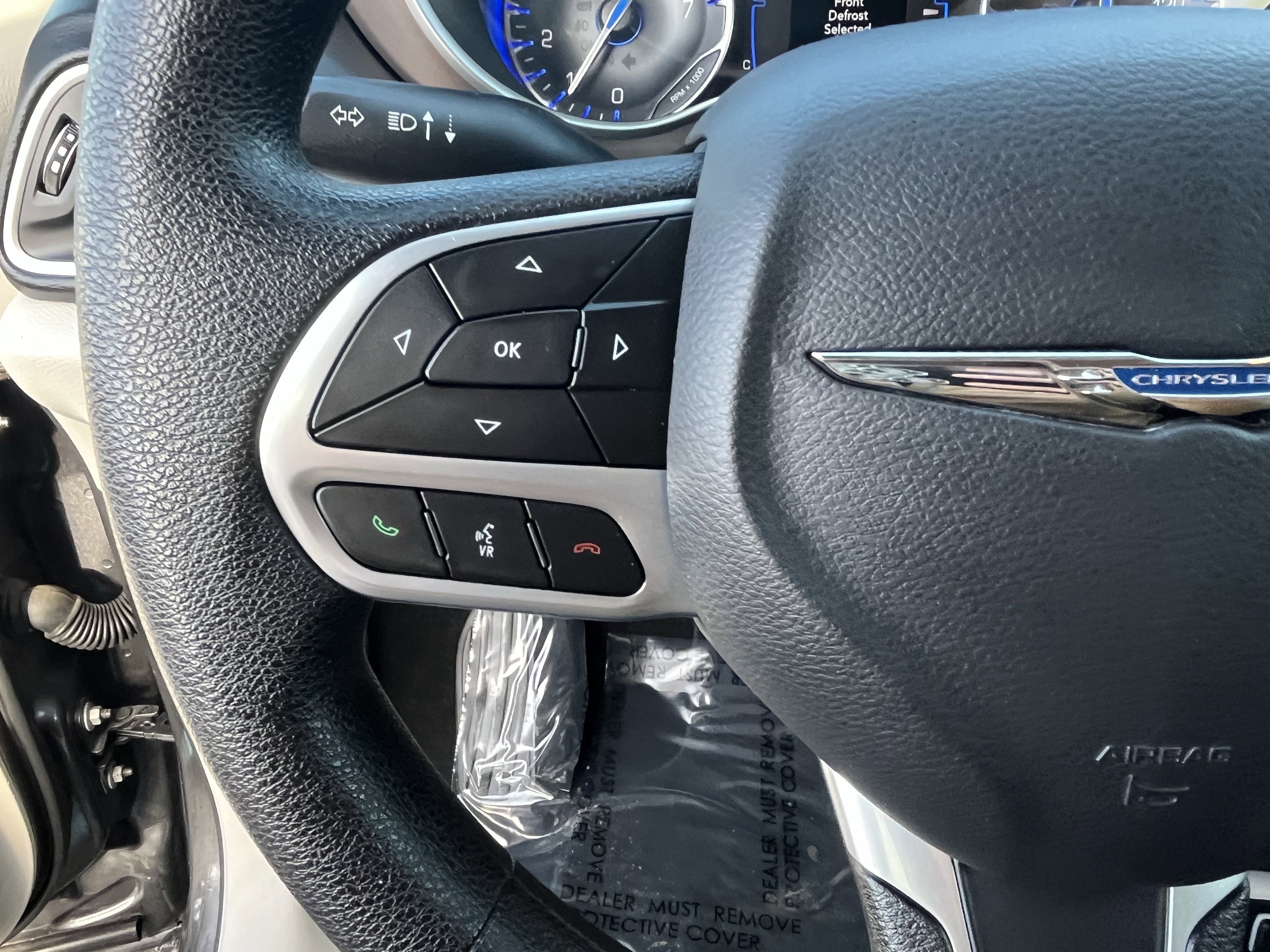 Used 2020 Chrysler Voyager L image 18