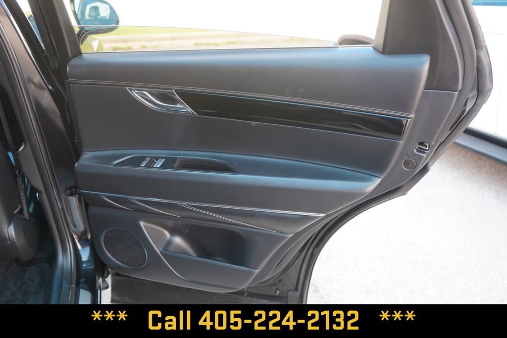 Used 2025 Genesis GV80 2.5T Standard AWD/4WD image 21