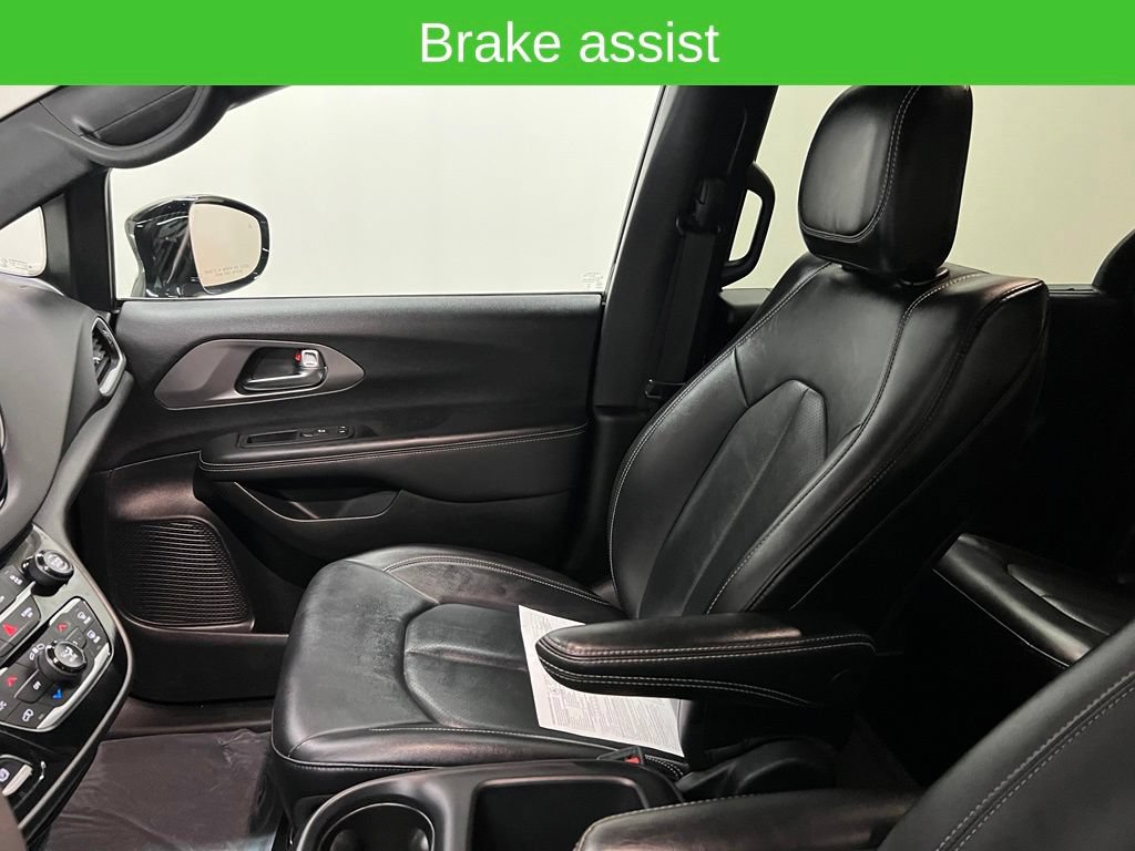 Used 2025 Chrysler Pacifica Select FWD image 24