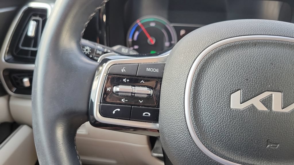 Used 2022 Kia Sorento SX w/ Panoramic Sunroof Package AWD/4WD image 21