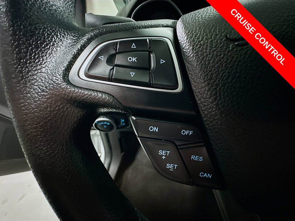 Used 2018 Ford Focus SE image 32