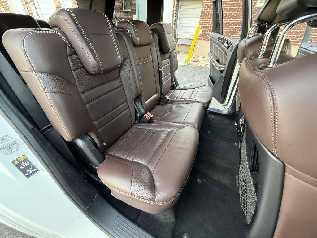 Used 2015 Mercedes-Benz GL 63 AMG 4MATIC image 23