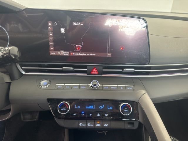 Used 2024 Hyundai Elantra SEL image 15