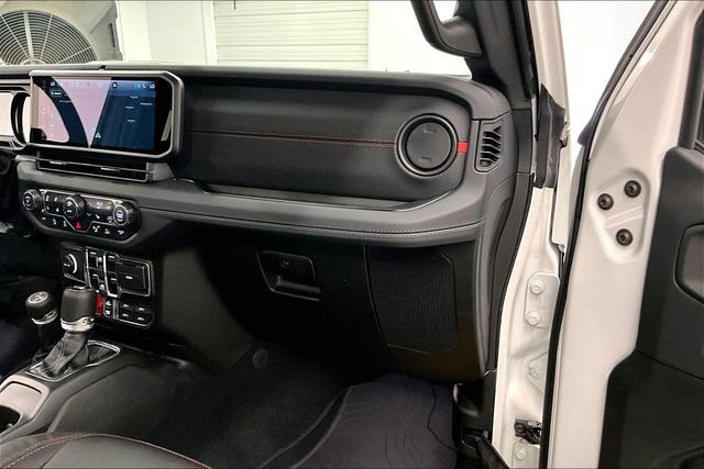 Used 2026 Jeep Wrangler Unlimited Rubicon AWD/4WD image 17