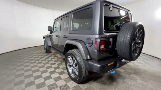 Used 2024 Jeep Wrangler Unlimited w/ Convenience Group AWD/4WD image 7