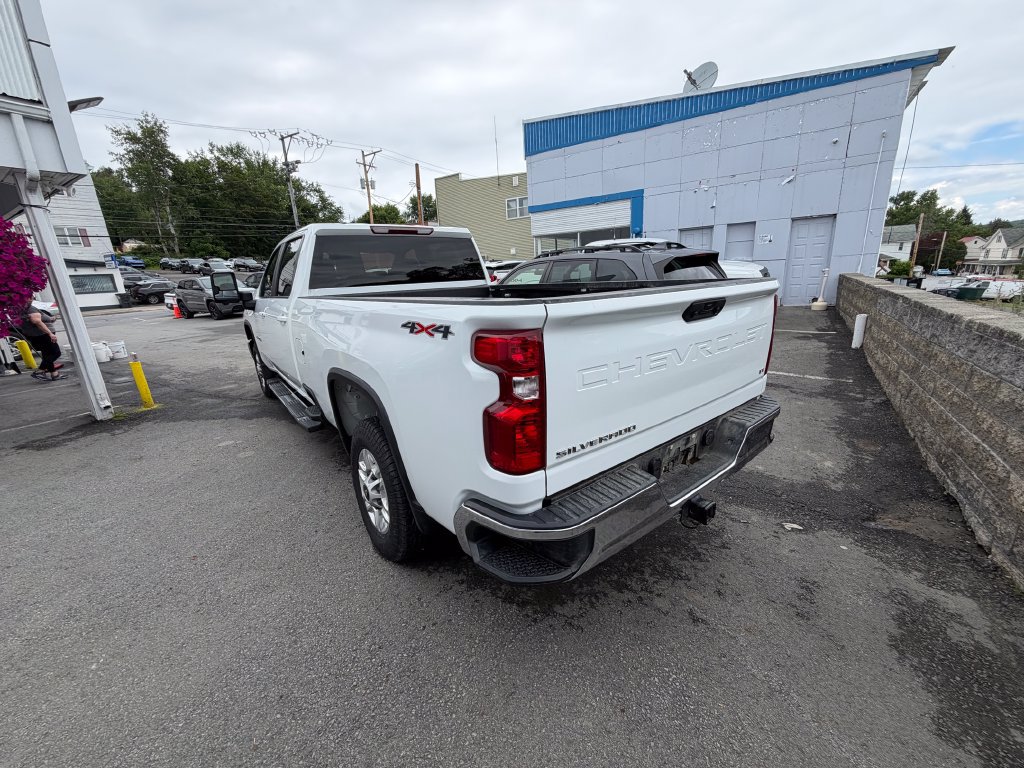 Used 2025 Chevrolet Silverado 2500 LT w/ Convenience Package AWD/4WD image 3