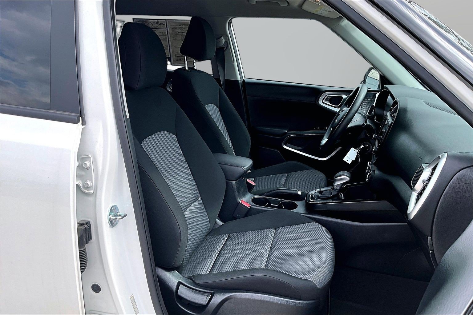 Used 2024 Kia Soul LX w/ Option Group 015 FWD image 7