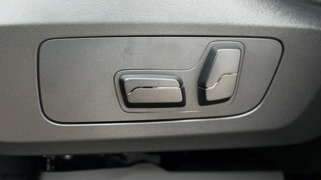 New 2026 BMW X1 xDrive28i w/ Convenience Package image 17