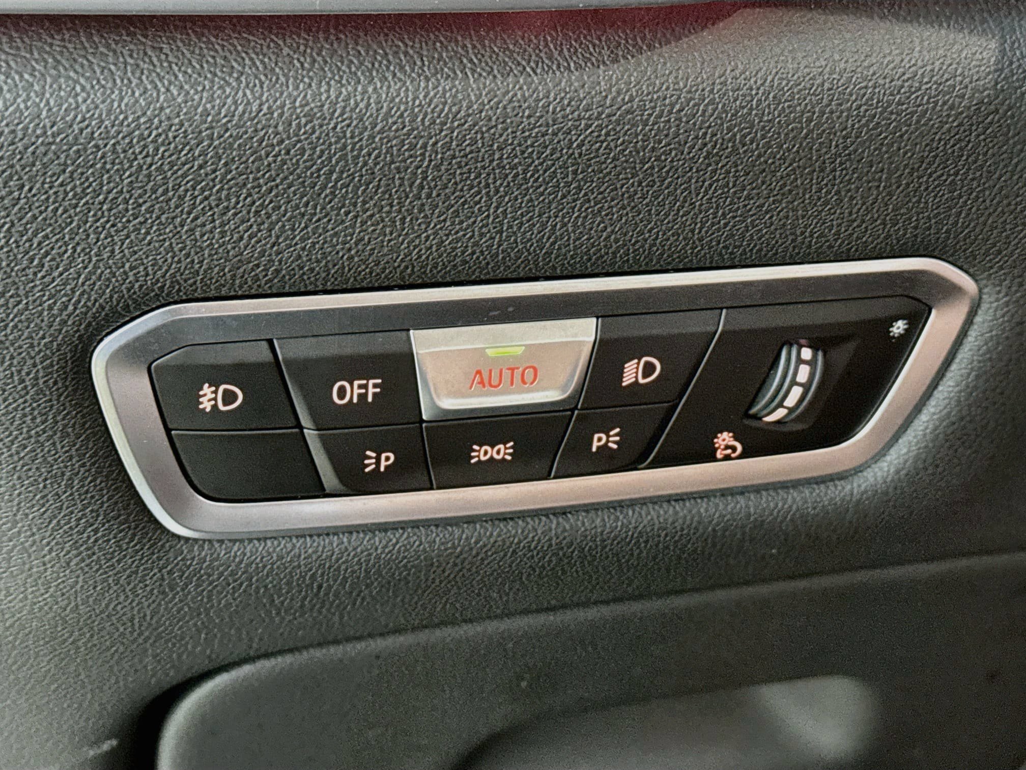 Used 2021 BMW X5 xDrive40i w/ M Sport Package AWD/4WD image 15